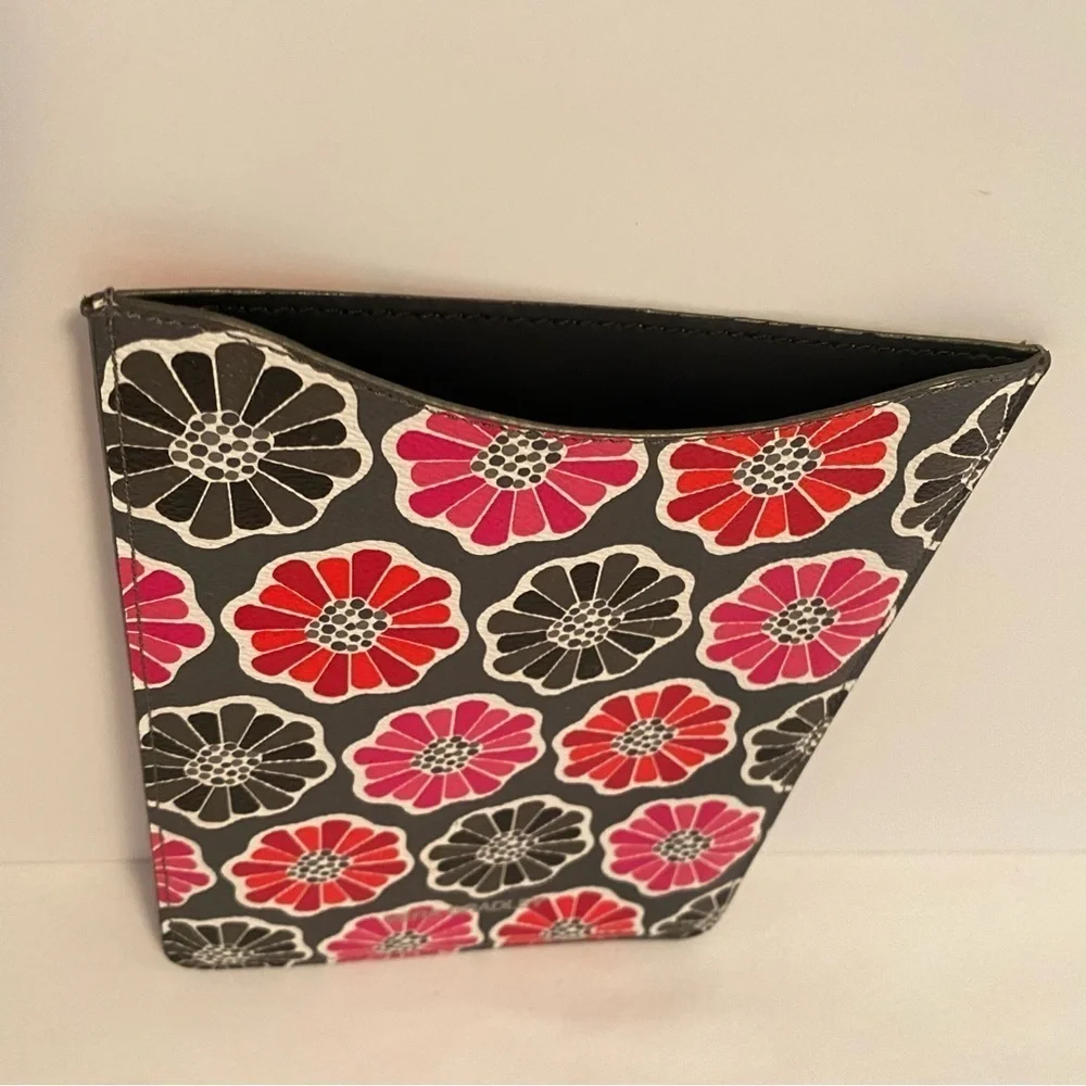 VERA Bradley Faux Leather Mini Slim Tablet Sleeve Blossoms Pattern For iPad Mini